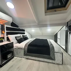 2* Ξενοδοχείο με διαμερίσματα Taksim Larissa
